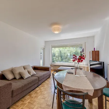 Nature Escape In Fuldabruck, Cleaning Included Apartament *